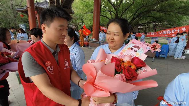 敬白衣天使凝聚社会温情凯发入口沈阳爱心企业致(图4)