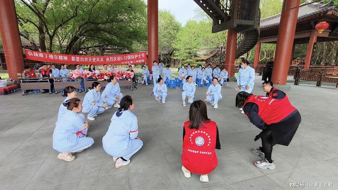 敬白衣天使凝聚社会温情凯发入口沈阳爱心企业致