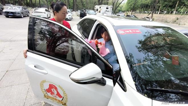 敬白衣天使凝聚社会温情凯发入口沈阳爱心企业致(图5)