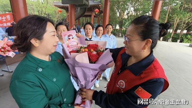 敬白衣天使凝聚社会温情凯发入口沈阳爱心企业致(图2)