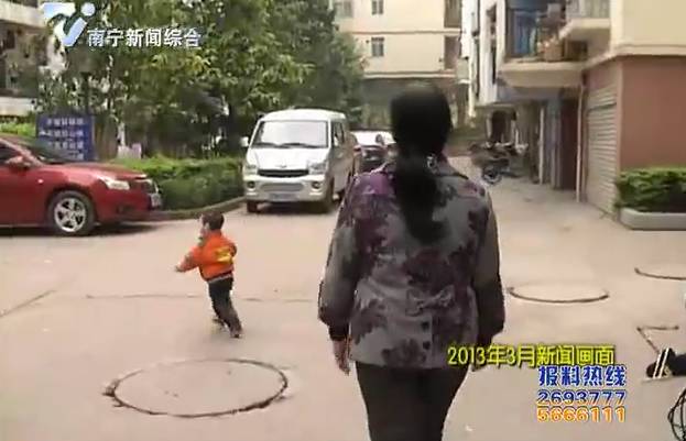 成“妈妈”背后的原因……哭了！k8凯发全站6岁男孩把保姆当(图3)